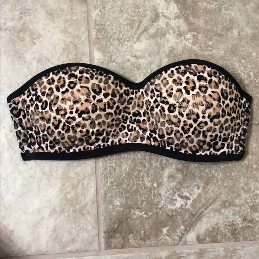 Pink Victoria’s Secret bra